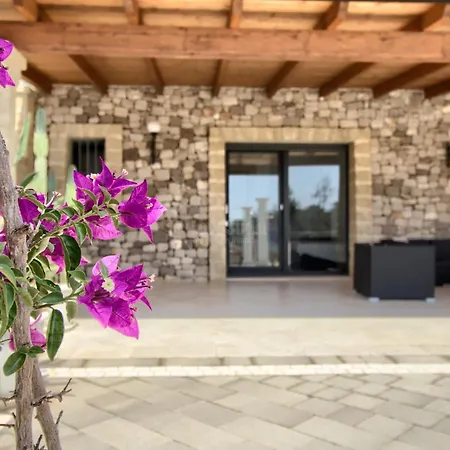 Maccamo By Lovesud Villa